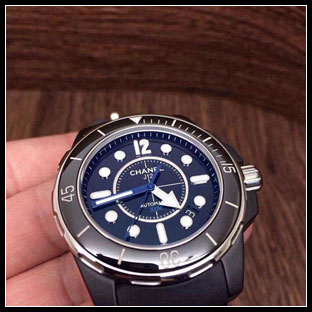 シャネル J12 セラミック 38mm 自動巻き腕時計 H02561