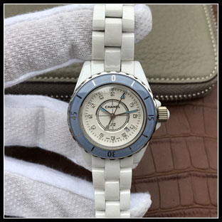 シャネル J12 レディース セラミック 33mm クォーツ腕時計