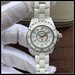 シャネル J12 レディース セラミック 33mm クォーツ腕時計