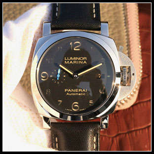 パネライ シースルーバック メンズ 44mm 自動巻き腕時計 PAM1359