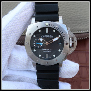 パネライ シースルーバック メンズ 42mm 自動巻き腕時計 PAM682