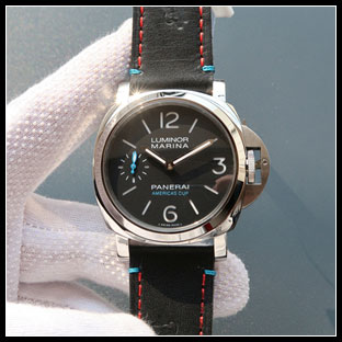 パネライ メンズ 44mm 自動巻き腕時計 PAM00724