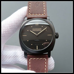 パネライ シースルーバック メンズ 48mm 手巻き式腕時計 PAM577