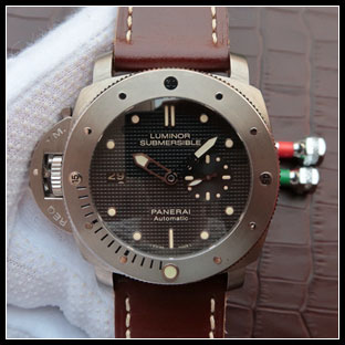 パネライ メンズ 47mm 手巻き式腕時計 PAM569