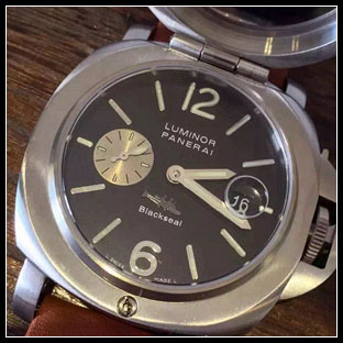 パネライ メンズ 44mm 自動巻き腕時計 PAM076