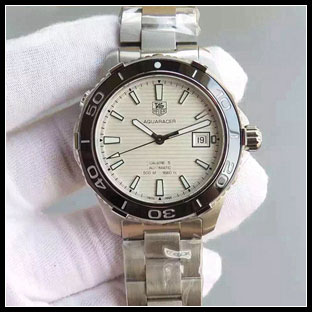 タグホイヤー メンズ 41mm 自動巻き腕時計